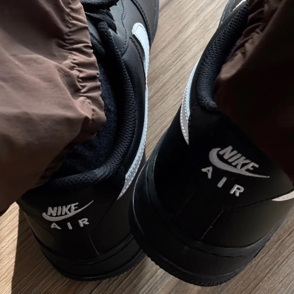 NIKE AIR FORCE 1 AF1 黑白 全黑 白勾 黑武士 男鞋 FZ0627-010-細節圖6