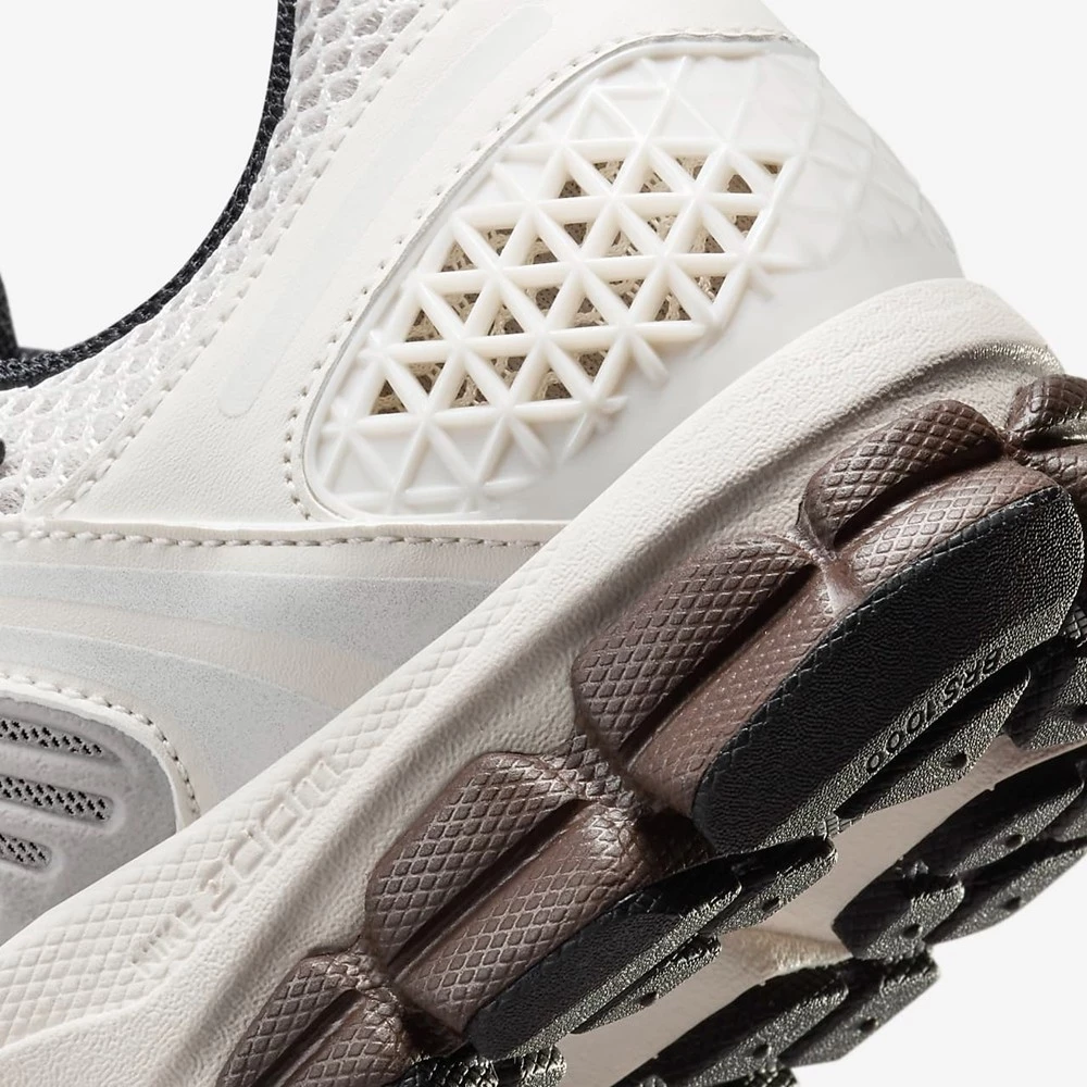 NIKE 休閒鞋 W NIKE ZOOM VOMERO 5 男女 FJ2028-001-細節圖5