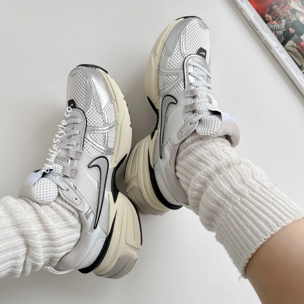 NIKE V2K RUN RUNTEKK 白銀 女鞋 Y2K 奶油底 經典 增高 FD0736-100-細節圖3
