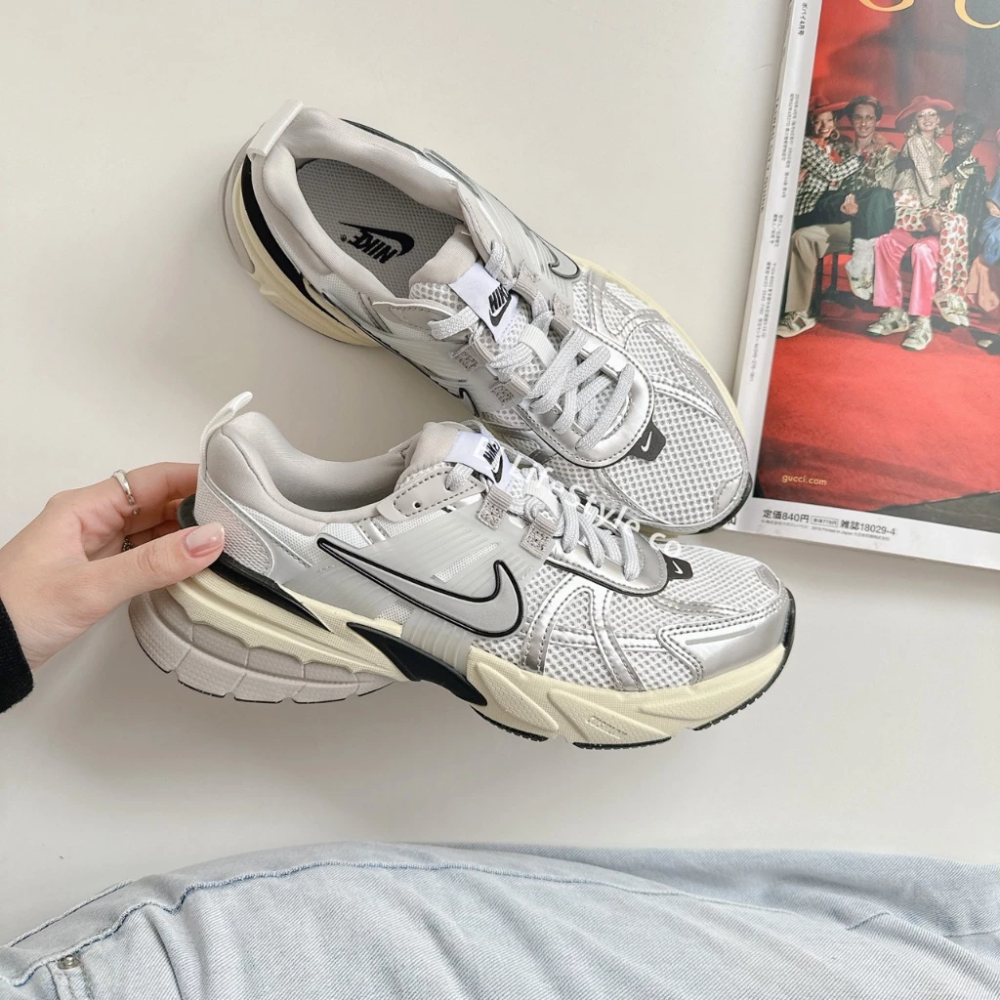 NIKE V2K RUN RUNTEKK 白銀 女鞋 Y2K 奶油底 經典 增高 FD0736-100-細節圖5