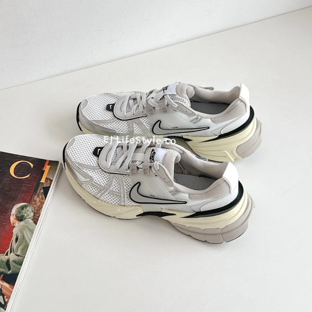 NIKE V2K RUN RUNTEKK 白銀 女鞋 Y2K 奶油底 經典 增高 FD0736-100-細節圖6