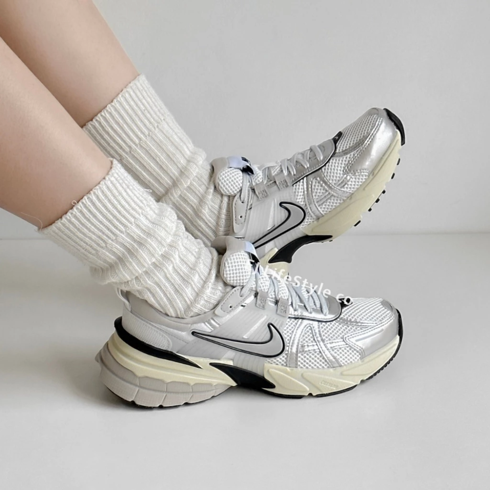 NIKE V2K RUN RUNTEKK 白銀 女鞋 Y2K 奶油底 經典 增高 FD0736-100-細節圖9