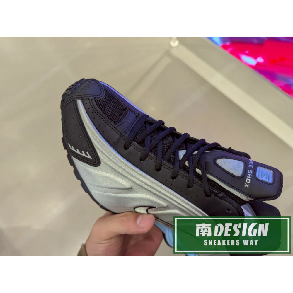 NIKE Shox R4 跑鞋 支撐柱 緩震 透氣 抓地力 復古 男款 銀黑藍 HQ1988-004-細節圖2
