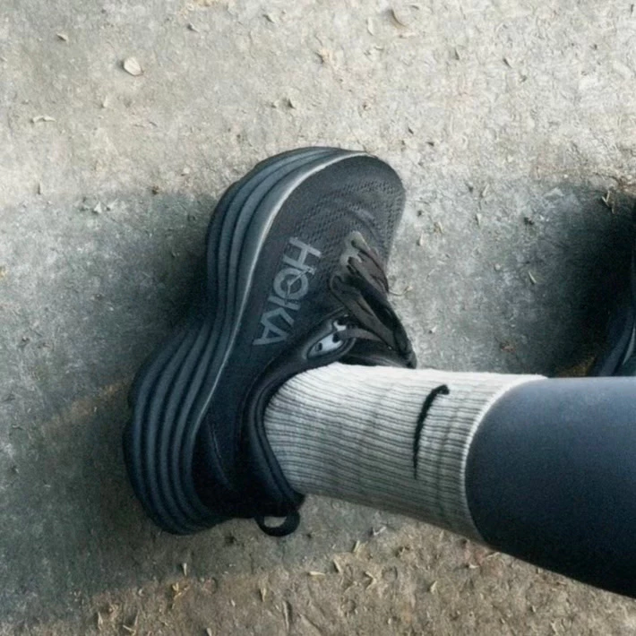 HOKA ONE ONE Bondi 8 黑色 慢跑鞋 運動鞋 男女鞋 緩震 弧形大底 1127953-BBLC-細節圖4