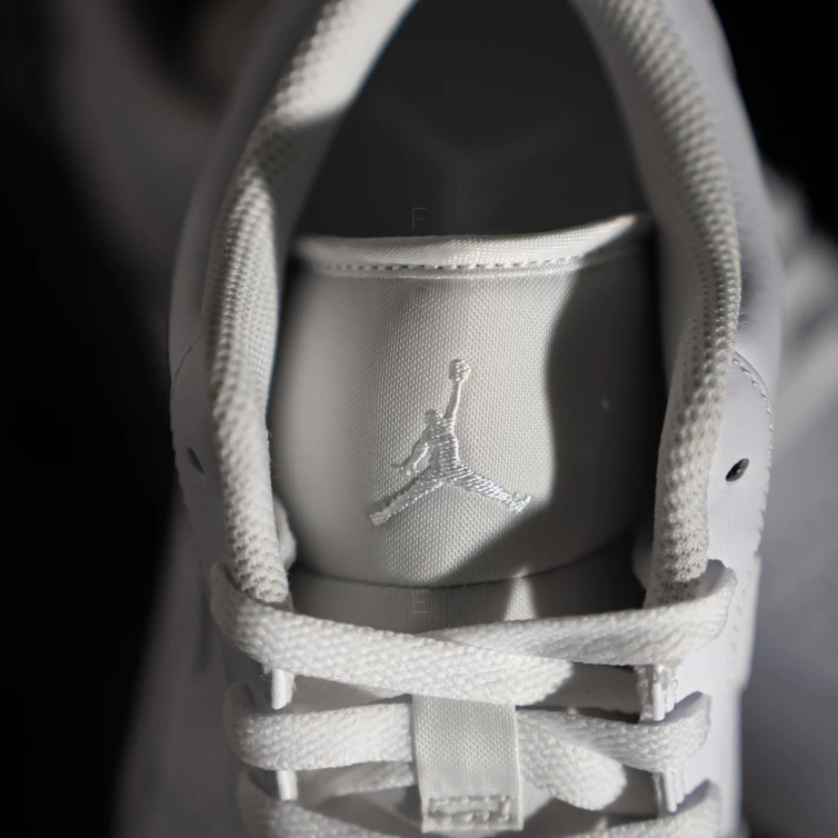 Air Jordan 1 Low Triple White 全白 553558-136-細節圖2