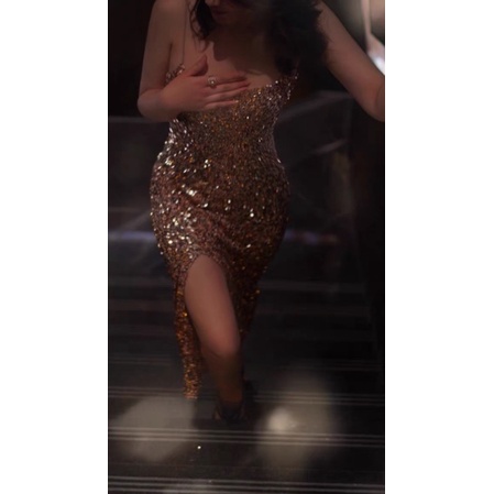 ❤️現貨在台，金S- XL 名媛 亮片 吊帶 高質感 連衣裙 禮服 晚禮服 輕奢 辣妹 無袖 包臀 開叉 長裙 香檳金-細節圖6