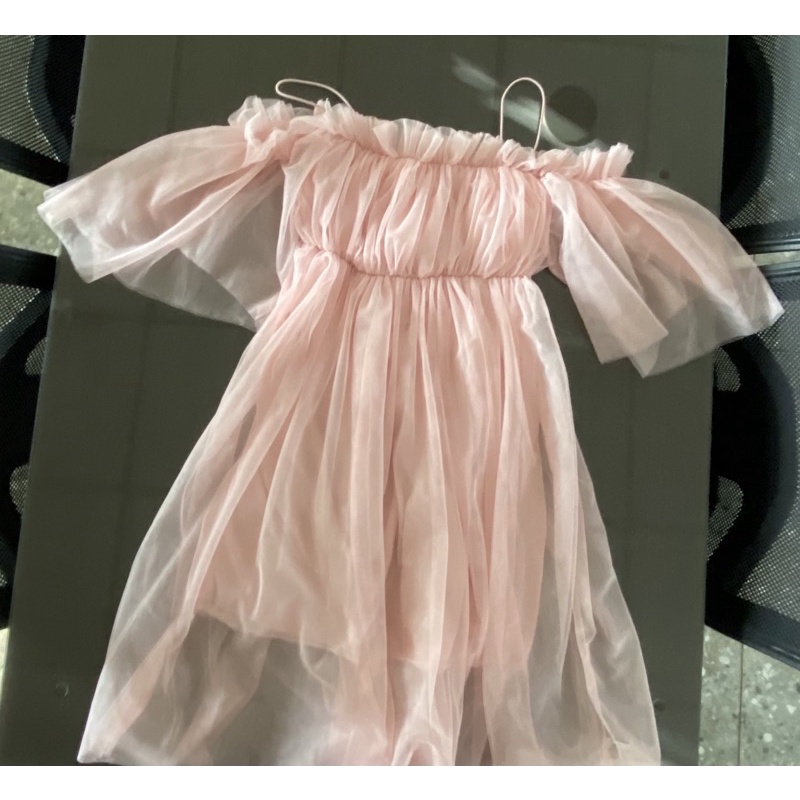 ❤️現貨在台，紫.白.粉 禮服 婚宴 一字領 連衣裙 法式 復古 短裙 網紗 收腰 顯瘦 氣質 吊帶 洋裝 禮服 伴娘-細節圖7