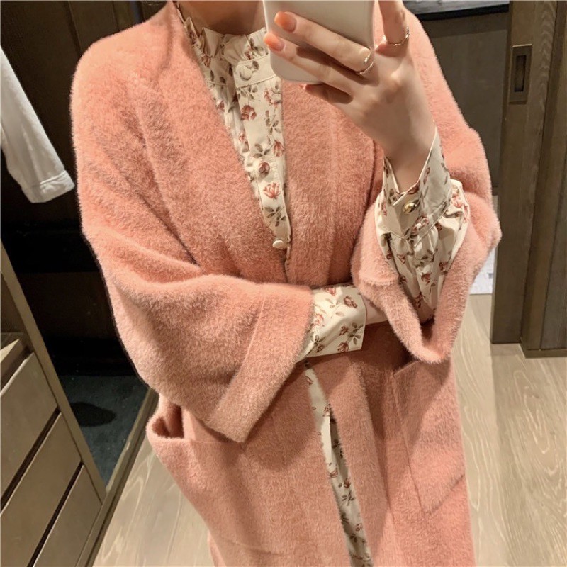 ❤️現貨在台，粉.白 溫暖 長外套 外套 韓版 寬鬆 慵懶風 中長款 水貂毛 針織 開衫 or 碎花 花朵 洋裝 長裙-細節圖3