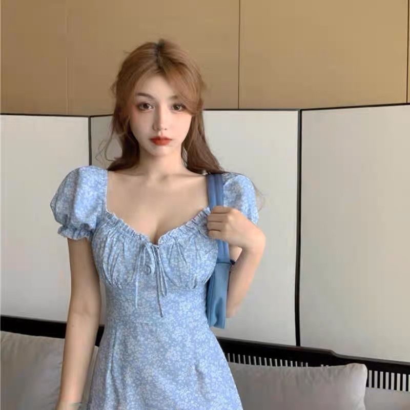 ❤️現貨在台，L(S- 2XL) 中大尺碼 法式 低胸 可愛 野餐 度假 v領 碎花 連衣裙 木耳邊 泡泡袖 短裙 洋裝-細節圖2