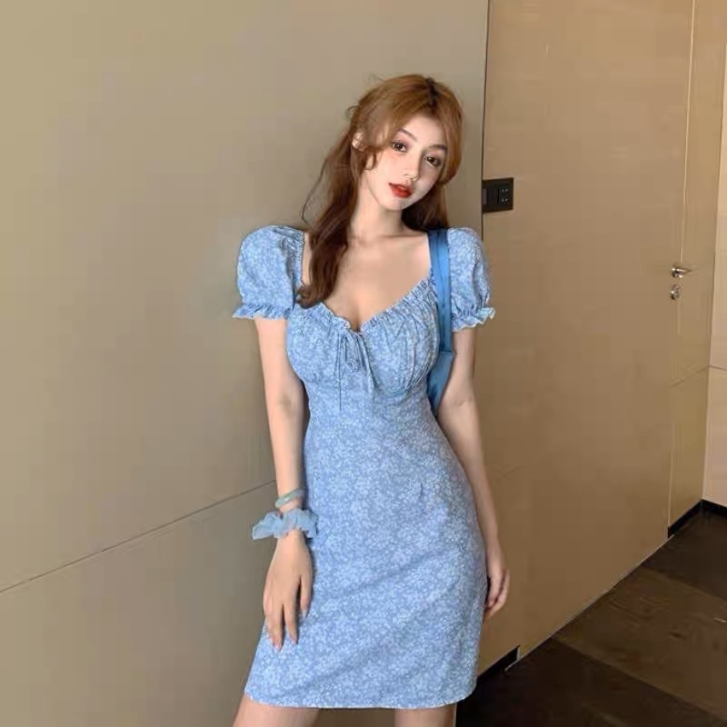 ❤️現貨在台，L(S- 2XL) 中大尺碼 法式 低胸 可愛 野餐 度假 v領 碎花 連衣裙 木耳邊 泡泡袖 短裙 洋裝-細節圖3