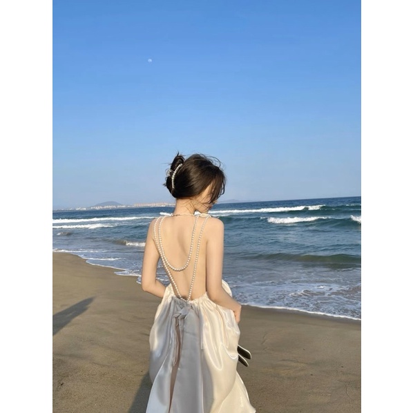 ❤️現貨在台，M(S- XL) 三亞 海邊 度假 沙灘 伴娘 珍珠 露背 蝴蝶結 緞面 法式 氣質 禮服 長裙 禮服-細節圖3