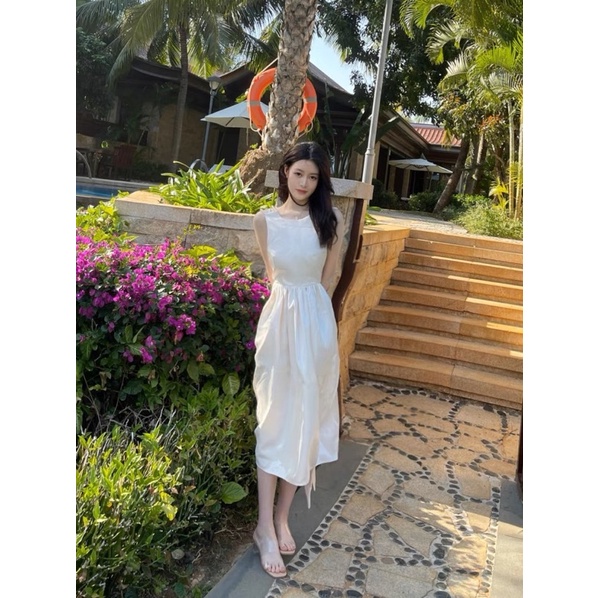 ❤️現貨在台，M(S- XL) 三亞 海邊 度假 沙灘 伴娘 珍珠 露背 蝴蝶結 緞面 法式 氣質 禮服 長裙 禮服-細節圖5