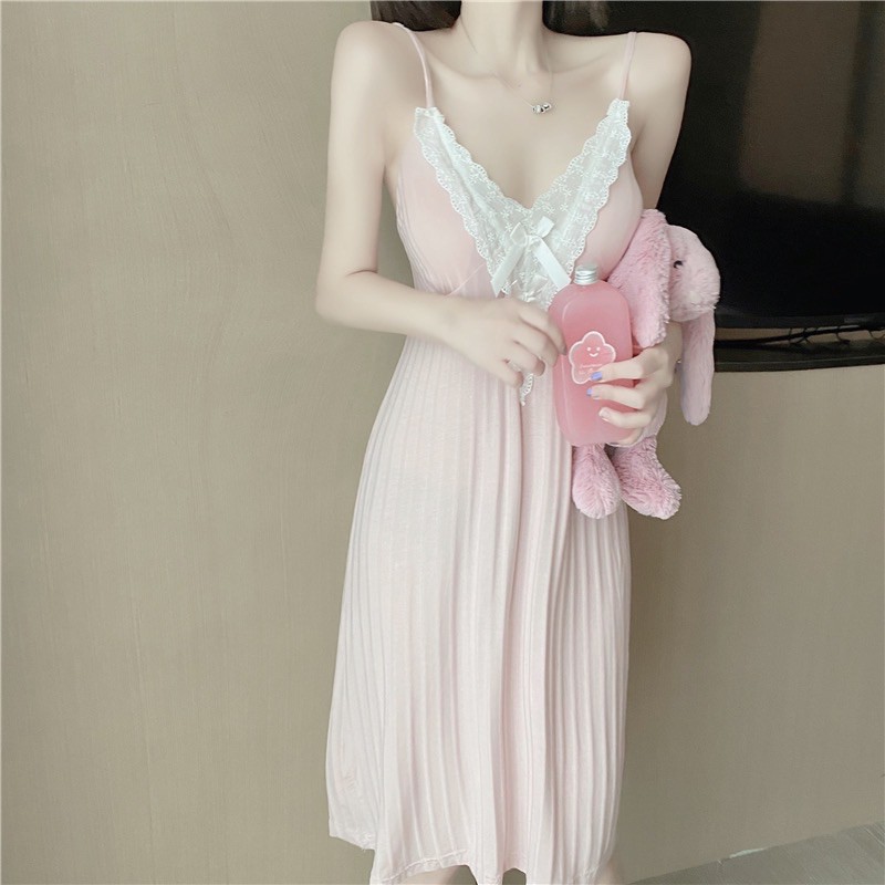 ❤️現貨在台，綠.粉紅 仙女 蕾絲 深v V領 薄款 吊帶 睡衣裙 性感 家居服 可外穿 休閒 睡裙 睡衣 長裙 洋裝-細節圖5