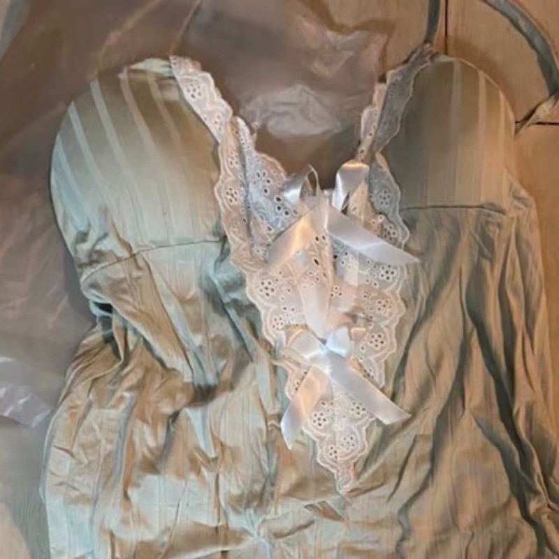 ❤️現貨在台，綠.粉紅 仙女 蕾絲 深v V領 薄款 吊帶 睡衣裙 性感 家居服 可外穿 休閒 睡裙 睡衣 長裙 洋裝-細節圖6