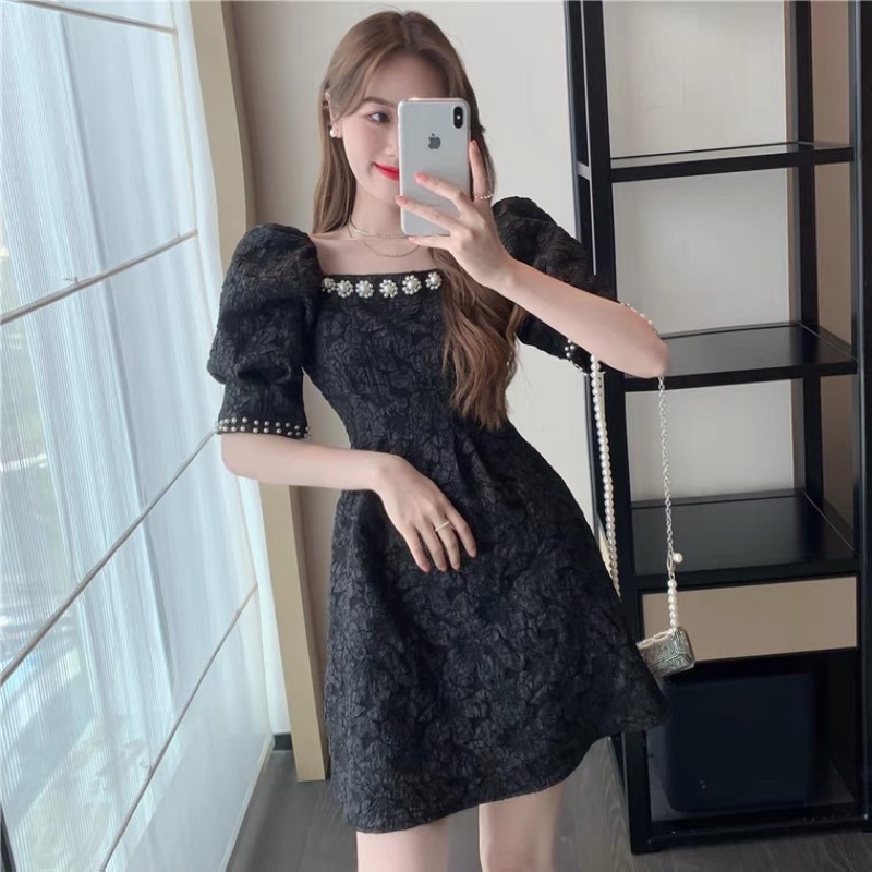 ❤️現貨在台，白 法式 復古 女神 顯瘦 公主袖 泡泡袖 連衣裙 氣質 收腰 顯瘦 釘珠 伴娘 方領 洋裝 禮服 伴娘-細節圖4