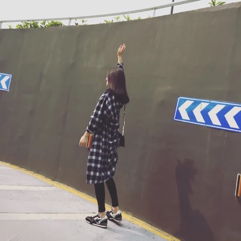 ❤️現貨在台 學院風 長版 復古 格子 寬鬆 顯瘦 學生 修長 百搭 長袖 襯衫 襯衣 外套 顯瘦 出國 旅遊 帥氣-細節圖3