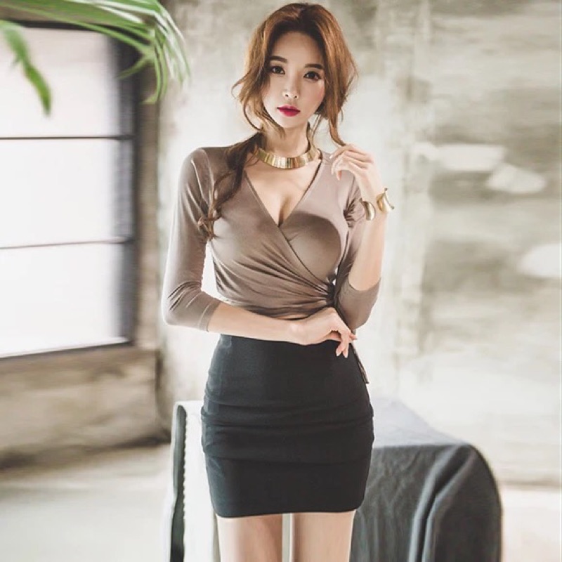 ❤️現貨在台，S.M.L.XL.2XL，2件組 性感 夜店 時髦 v領 深v 短版 上衣+ 包臀 窄裙 短裙 顯瘦 套裝-細節圖2