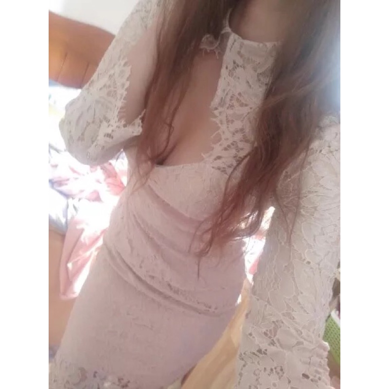 ❤️現貨在台，S.M.L.XL 高質感 韓版 氣質 鏤空 修身 立領 包臀 蕾絲 洋裝 禮服 連衣裙 戰袍 女神 掛脖-細節圖6