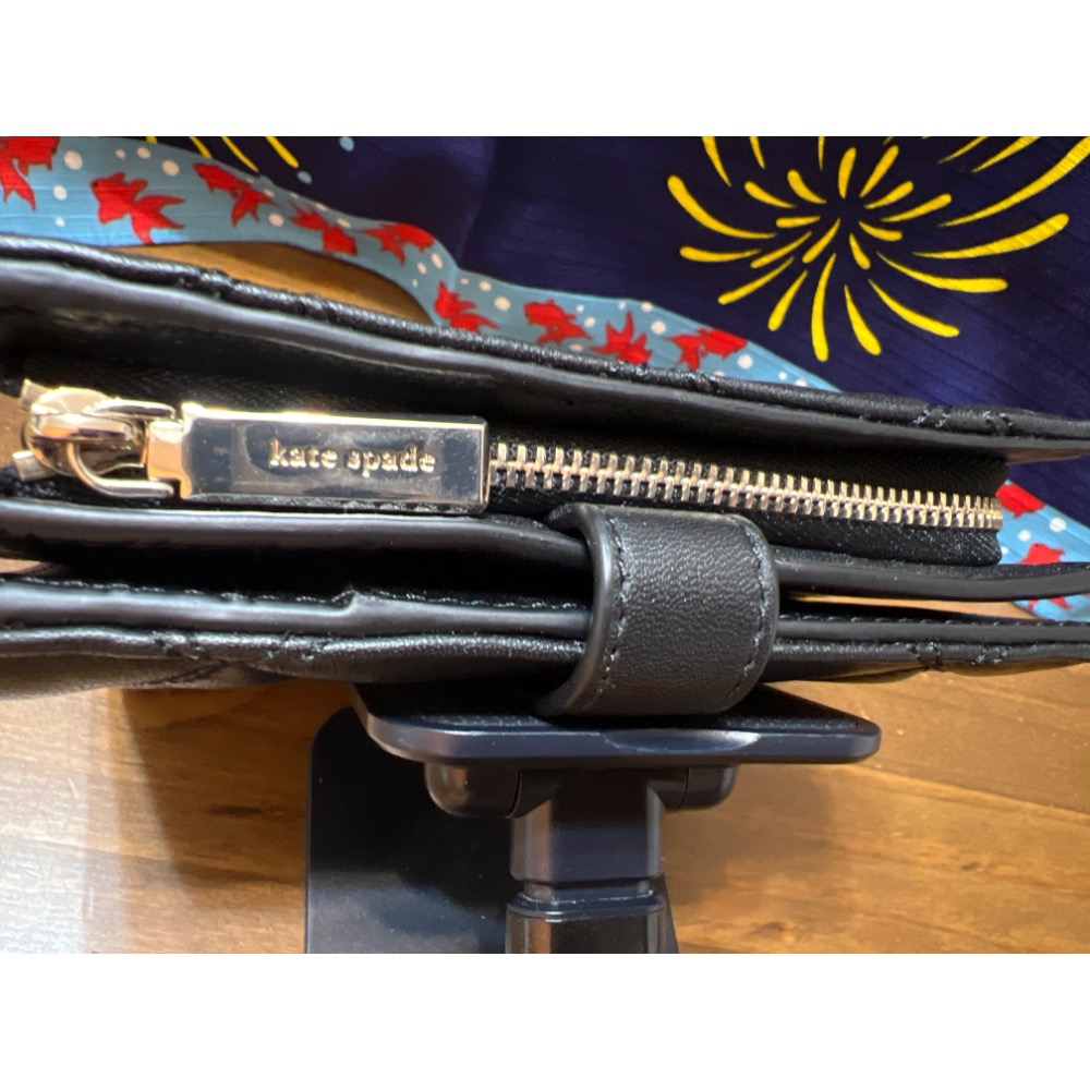 Kate spade 金屬桃心LOGO菱格絎縫設計小牛皮 中夾-細節圖2