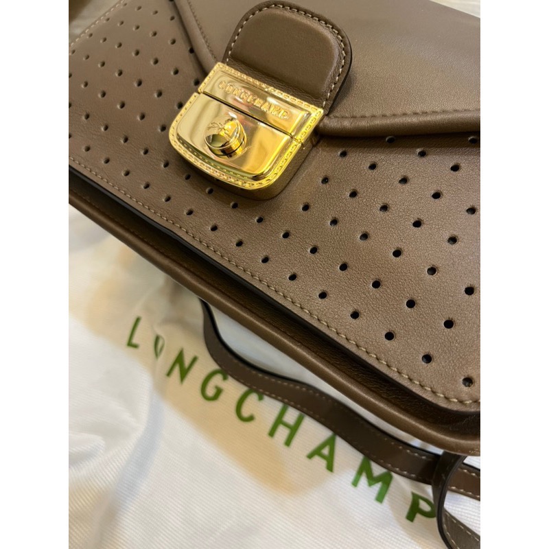 全新 LONGCHAMP Mademoiselle 金鎖釦洞洞小牛皮荷篷包 橄欖綠肩背包 手提包-細節圖2