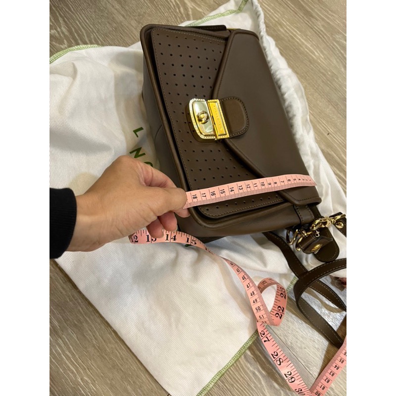 全新 LONGCHAMP Mademoiselle 金鎖釦洞洞小牛皮荷篷包 橄欖綠肩背包 手提包-細節圖3