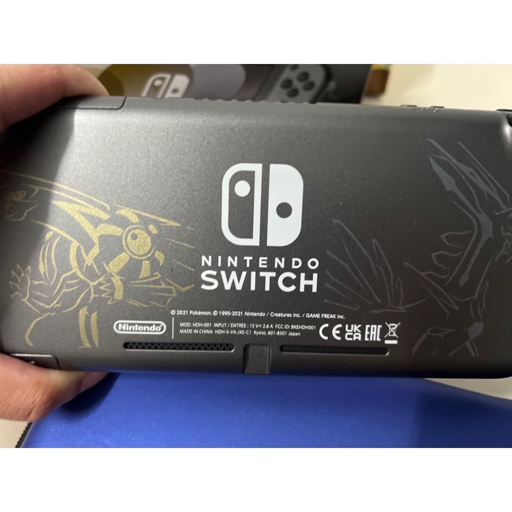 任天堂SWITCH LITE 寶可夢珍珠鑽石帝牙盧卡帕路奇亞限量版限定版 二手-細節圖2