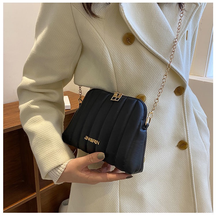 鏈條斜背貝殼包-細節圖2