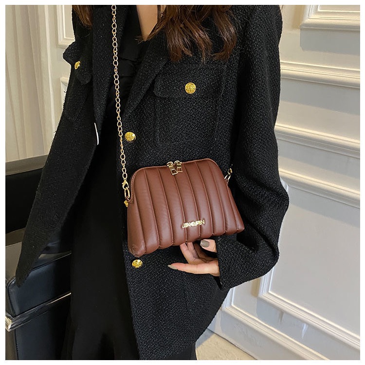 鏈條斜背貝殼包-細節圖4