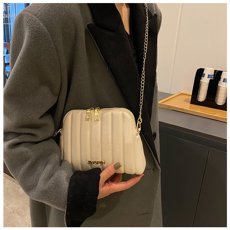 鏈條斜背貝殼包-細節圖8