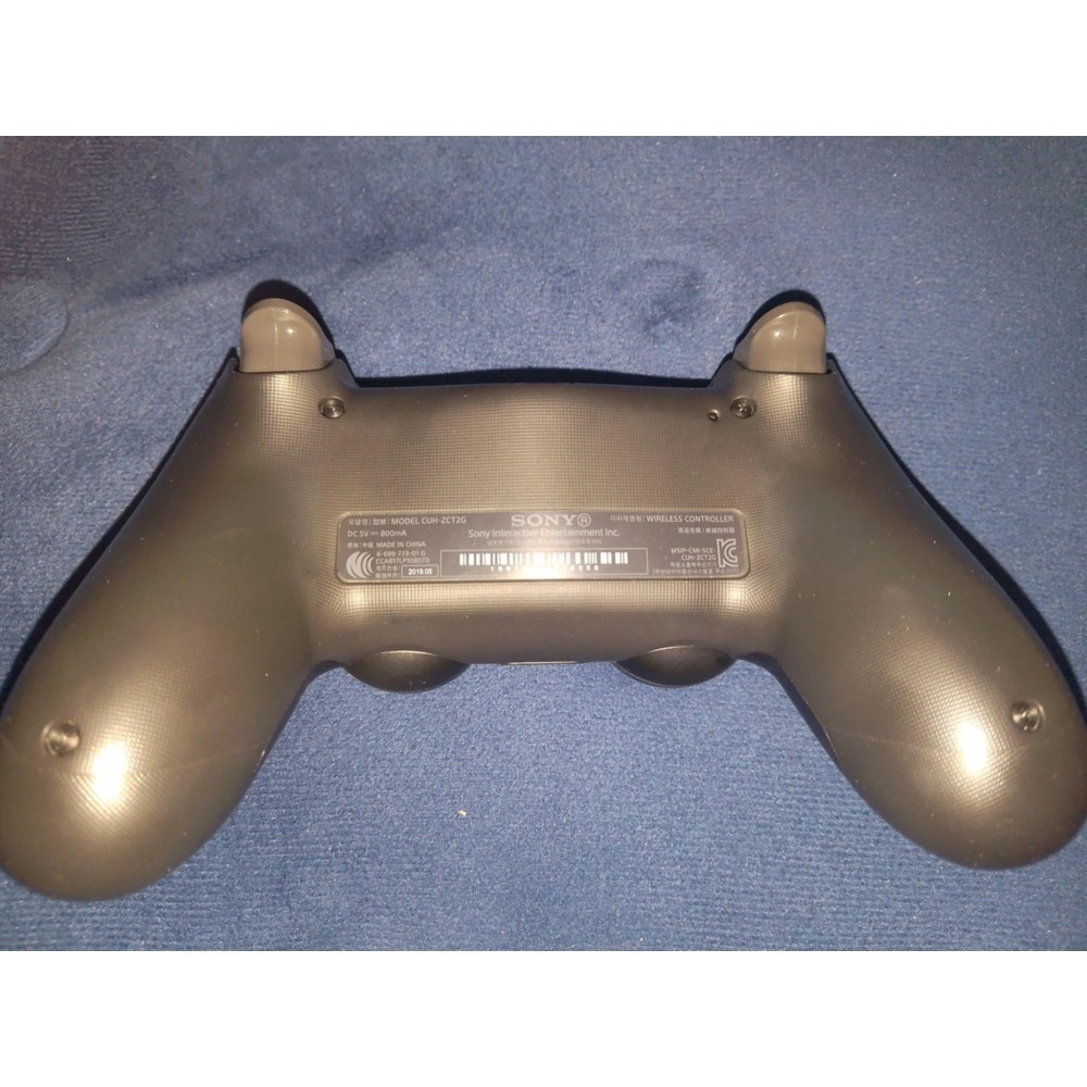 二手極新 PS4 SONY 原廠 二代 震動搖桿 無線控制器 手把 黑色 DUALSHOCK 4 ( 附磁環充電線 )-細節圖2