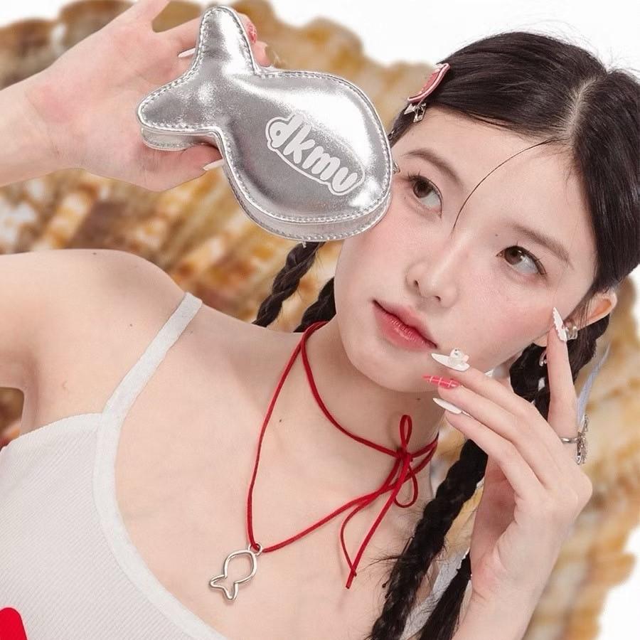 越南 DKMV 肩背包 側背包 腰包 小魚造型 越南潮牌-細節圖4