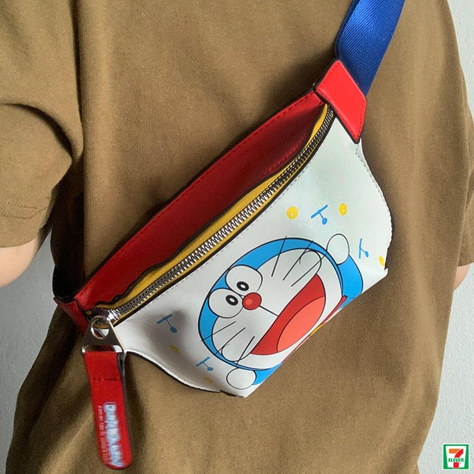 清倉~泰國 多啦a夢 蜘蛛人 米奇 米妮 腰包 斜背包 胸包 泰國711限量版-細節圖4