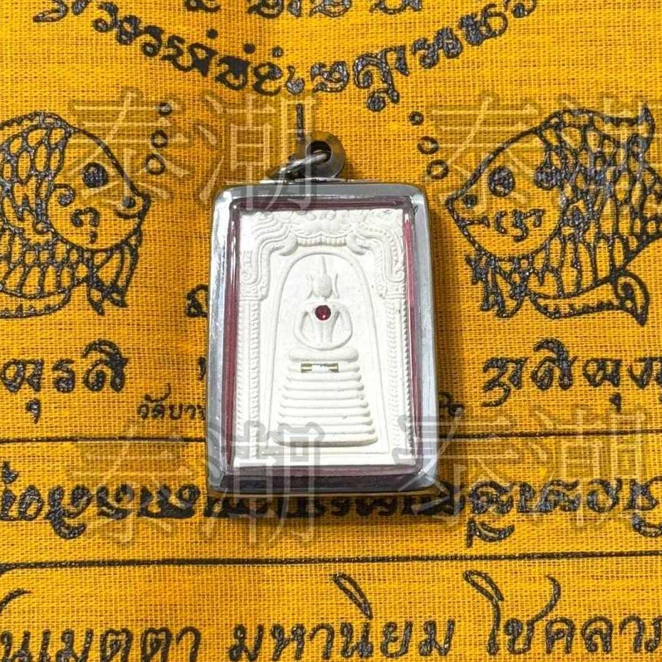 泰國 龍婆本廟 佛牌 崇迪佛 必打佛 粉牌 九層崇迪 (已包殼，附出廟盒)-細節圖2