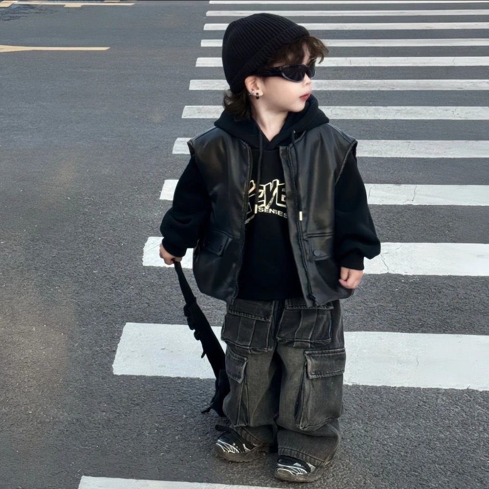 🇰🇷韓版兒童冬季痞帥洋氣套裝（黑色馬甲+黑色潮流字母連帽衛衣）⚠️可拆買！-細節圖2