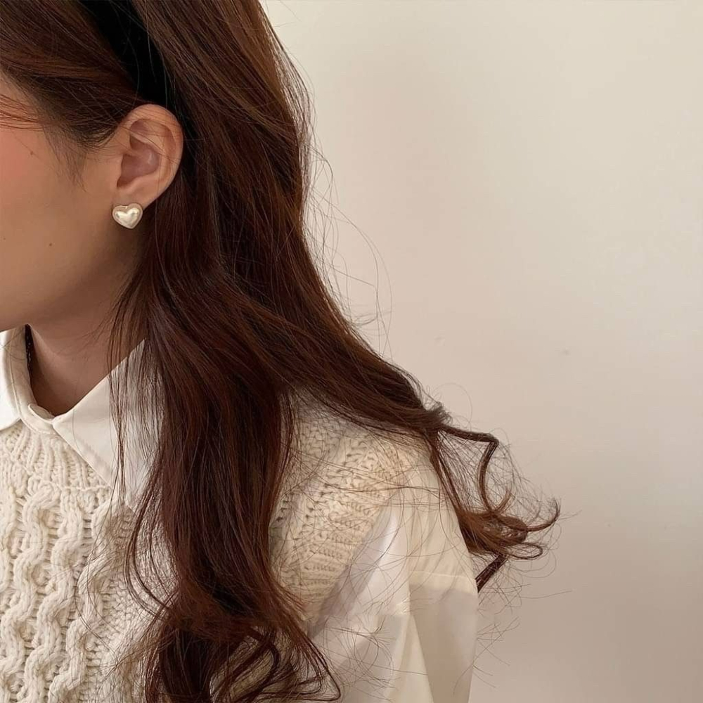 ｜Teddy Shop｜𝑺𝟗𝟐𝟓純銀 💎極光炫彩愛心珍珠耳環🎀 氣質耳環 高級感白色款 愛心耳環 耳針-細節圖2