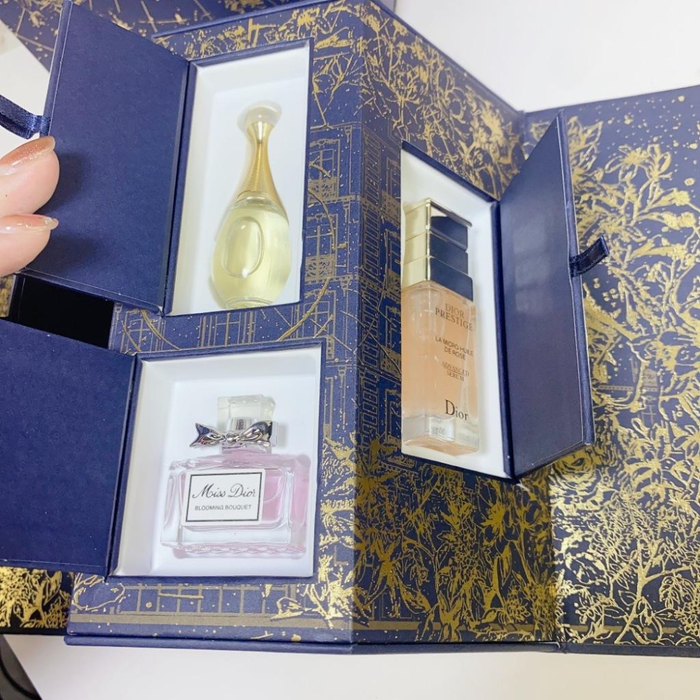 超夯限折30%🔥DIOR迪奧 城堡禮盒套裝 真我甜心香水 花蜜 口紅唇膏999 送女友交換禮物情人節聖誕節-細節圖2