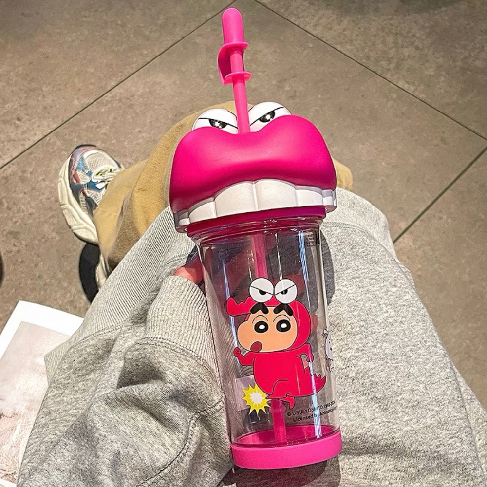 『𝑴𝒆𝒐𝒘𝑺𝑻𝑶𝑹𝑬✨』蠟筆小新水杯 蠟筆小新杯子 顏值水杯 塑膠吸管杯子✨-規格圖5