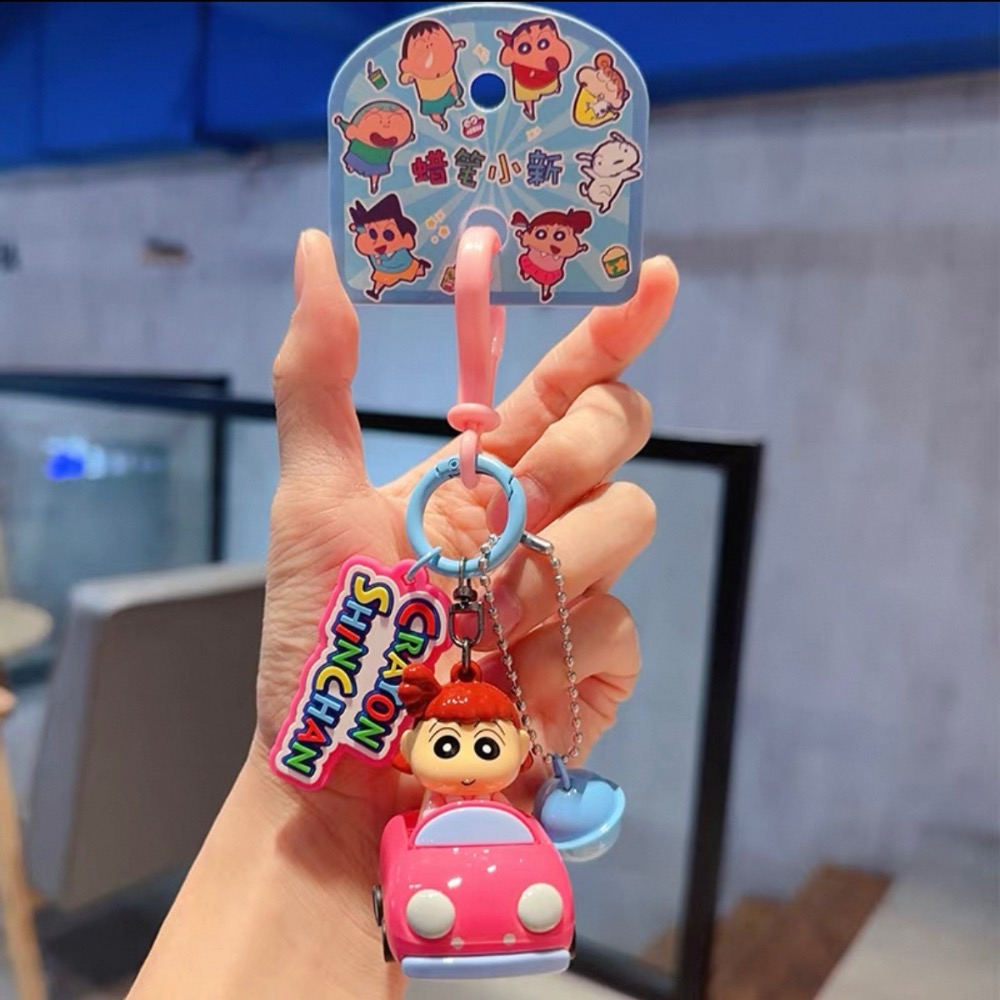 『𝑴𝒆𝒐𝒘𝑺𝑻𝑶𝑹𝑬✨』蠟筆小新車車吊飾 鑰匙圈 情侶吊飾鑰匙圈 小新 阿呆 妮妮 正南 質感超好✨-細節圖4