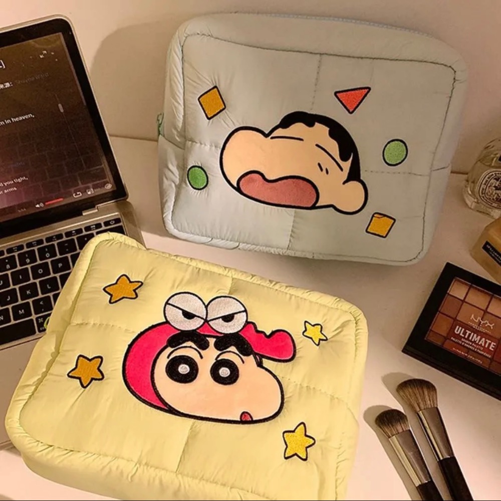 『𝑴𝒆𝒐𝒘𝑺𝑻𝑶𝑹𝑬✨』蠟筆小新化妝包 雲朵包 收納包 大容量多功能化妝包收納包✨-細節圖2