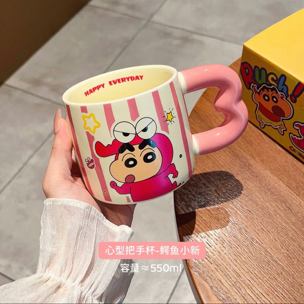 『𝑴𝒆𝒐𝒘𝑺𝑻𝑶𝑹𝑬✨』 蠟筆小新馬克杯 情侶馬克杯 可愛馬克杯 五款可選 高顏值馬克杯 杯子❤️-規格圖9
