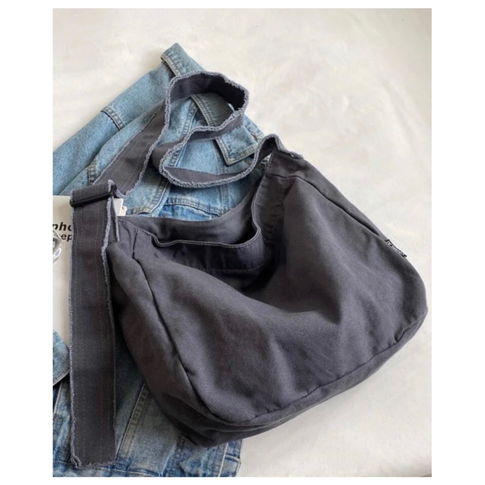 ✨ bbbb.✨ 現貨+預購 超好看素面大容量流浪包（三入價1000）-細節圖3