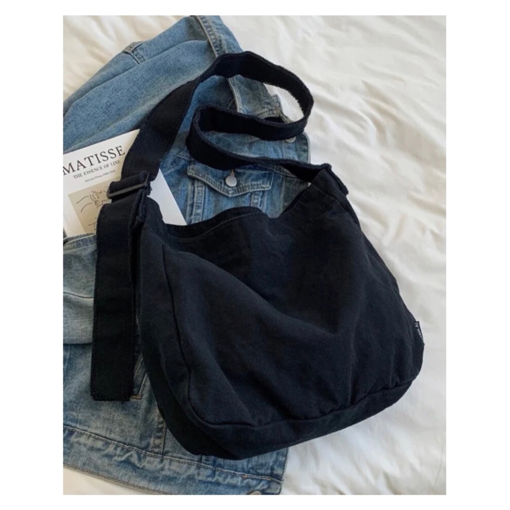 ✨ bbbb.✨ 現貨+預購 超好看素面大容量流浪包（三入價1000）-細節圖8