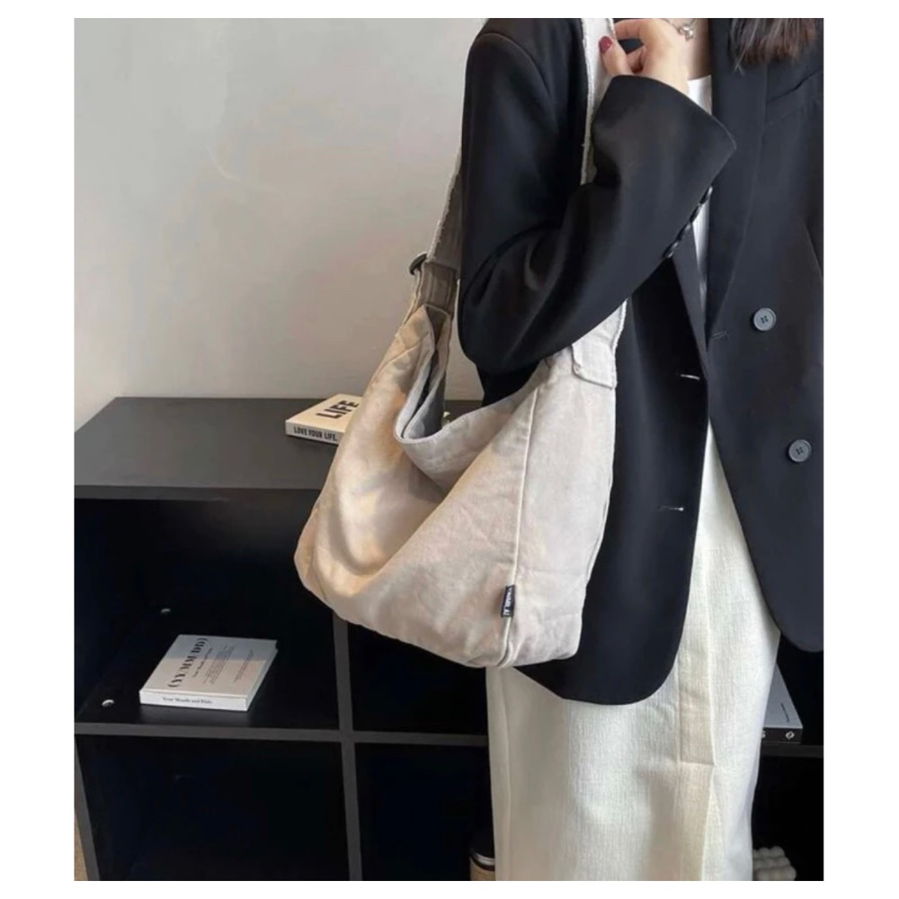 ✨ bbbb.✨ 現貨+預購 超好看素面大容量流浪包（三入價1000）-細節圖11