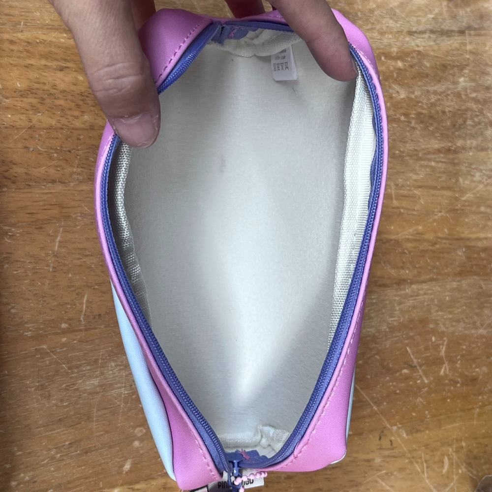 韓國 庫洛米 大耳狗 鉛筆袋 單層 軟皮 底部條紋 兩款隨機-細節圖4