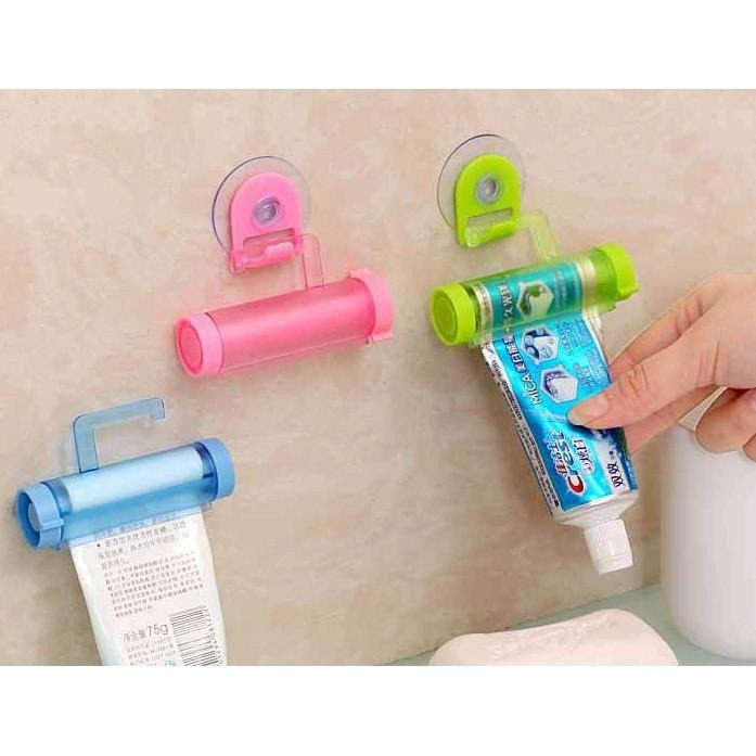 ✨全館免運✨ 吸盤擠牙膏器 牙膏座 洗面乳擠膏器 擠牙膏器 衛浴用品 牙膏省錢小幫手 隨機出貨不挑顏色 掛勾式-細節圖4