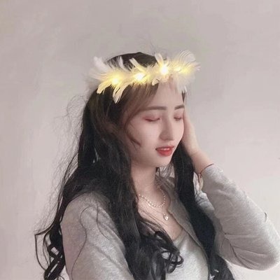 仙氣飄飄-發光 羽毛 花環 頭飾 花圈 頭箍-拍照 道具 婚紗 婚禮 進場 網紅 抖音 直播 派對 聖誕 舞會 天使 夯-細節圖2