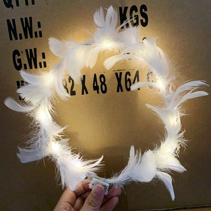 仙氣飄飄-發光 羽毛 花環 頭飾 花圈 頭箍-拍照 道具 婚紗 婚禮 進場 網紅 抖音 直播 派對 聖誕 舞會 天使 夯-細節圖5