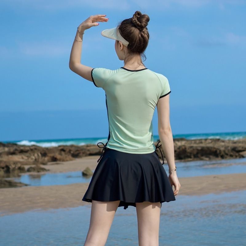 【貝娣泳裝】K012女生泳衣 二件式泳衣 運動泳衣 裙式泳衣 遮肚泳衣 顯瘦泳衣 保守學生泳衣 泡湯泳衣 女生褲裙-細節圖4