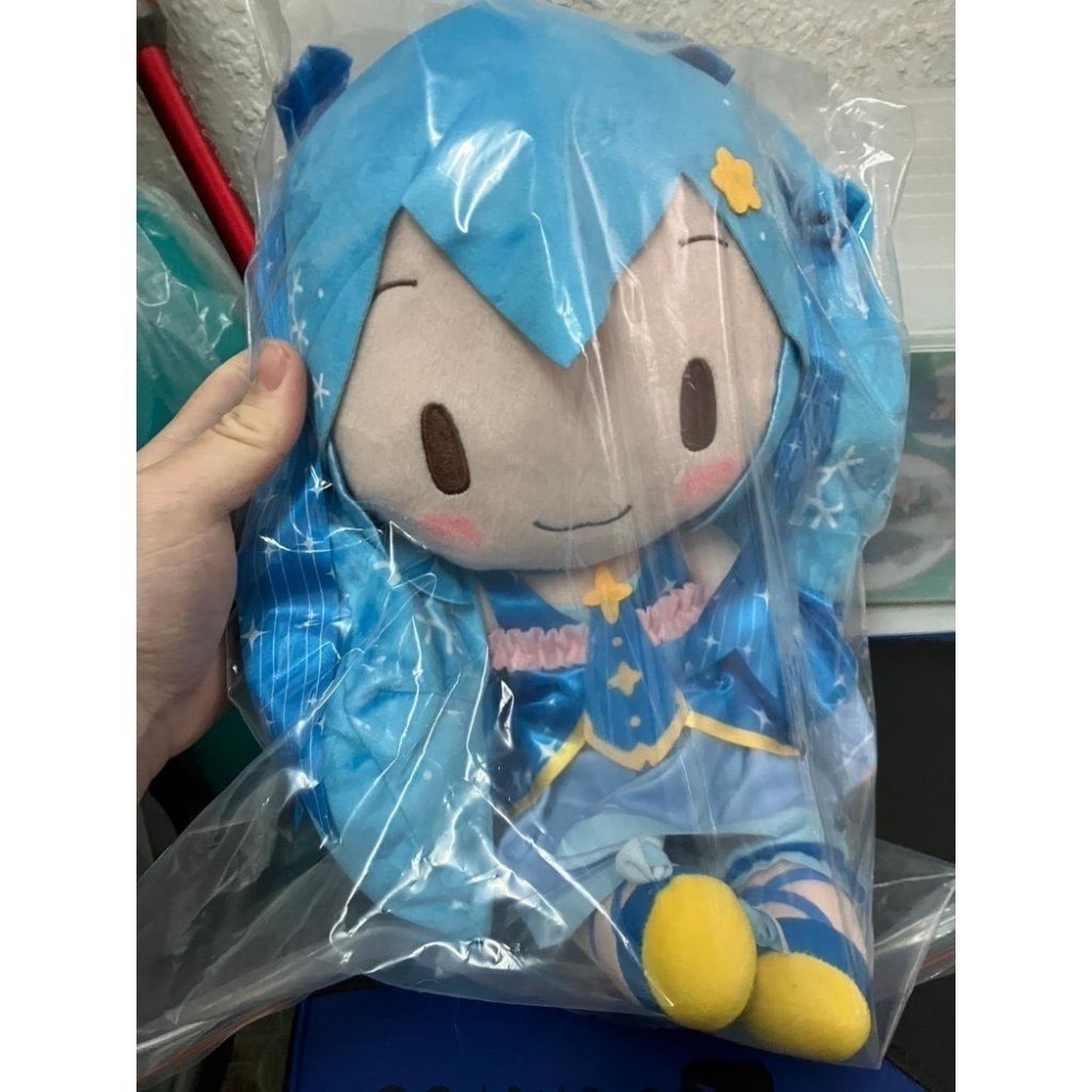 SEGA 雪初音2017 雪未來 初音未來 MIKU玩偶 娃娃 軟軟 FUFU  毛絨 送禮可愛 V家 世界計畫繽紛舞台-細節圖2