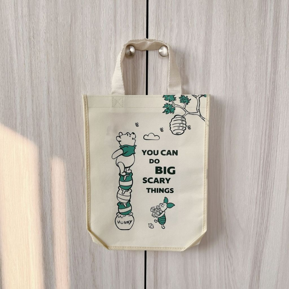 [現貨］🍯 韓國大創 維尼環保袋 維尼提袋 環保袋 收納袋 購物袋 手提袋 可愛提袋-細節圖6